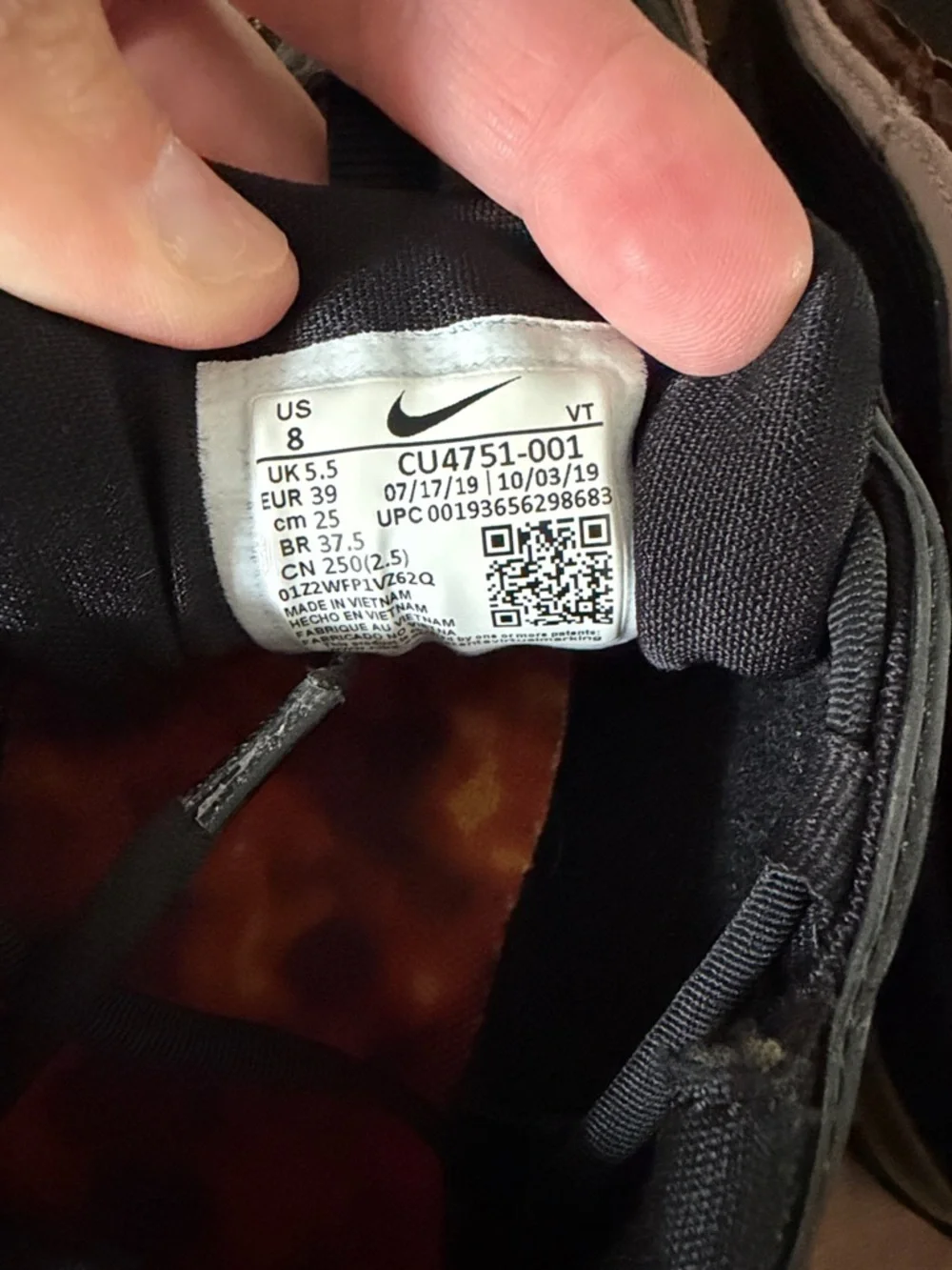 Nike Black Athletic Sneakers with White Swoosh - Picture 8 of 8